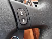 Maserati Quattroporte – Restauro completo delle plastiche appiccicose - Dettaglio dei comandi al volante. (DOPO)