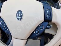 Maserati Grancabrio – Restauro completo dell’interno (pelle e plastiche) - I comandi al volante. (DOPO)