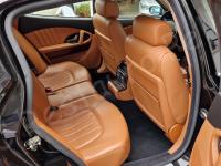 Maserati Quattroporte – Restauro completo delle plastiche appiccicose - Panoramica abitacolo divano posteriore. (PRIMA)