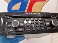 Maserati Grancabrio – Restauro completo dell’interno (pelle e plastiche) - La radio/navigatore. (PRIMA)