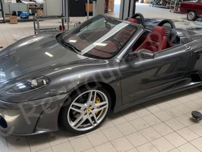 Ferrari F430 spider – Restauro delle plastiche appiccicose >>>>>>>>>>>>>>>>